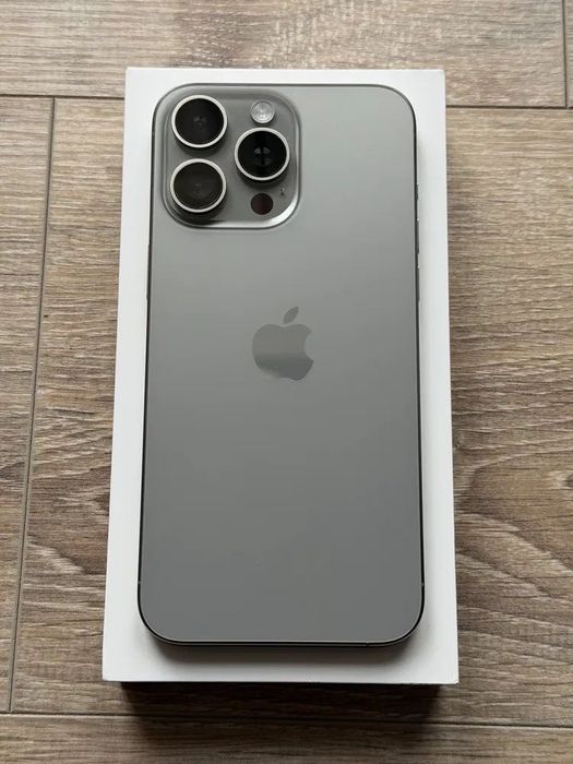 iPhone 15 TITANUM 256 GB