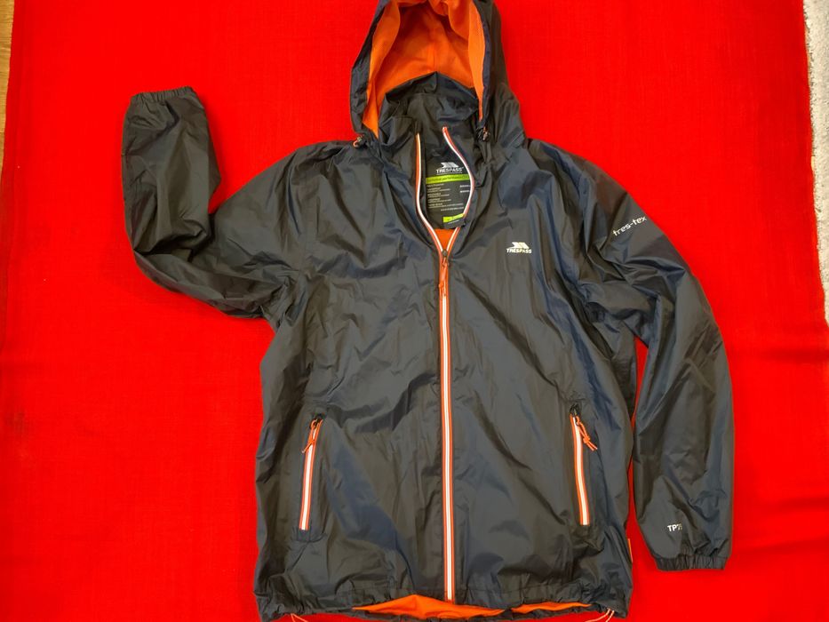 Trespass-оригинално яке размер л
