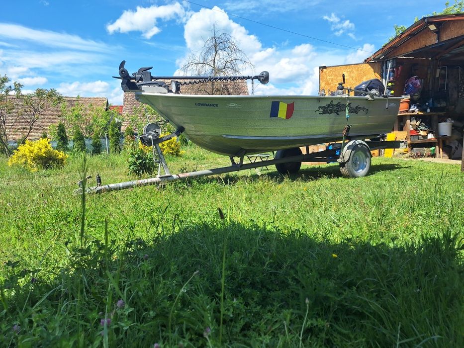 Vand barca de aluminiu peridoc si motoare