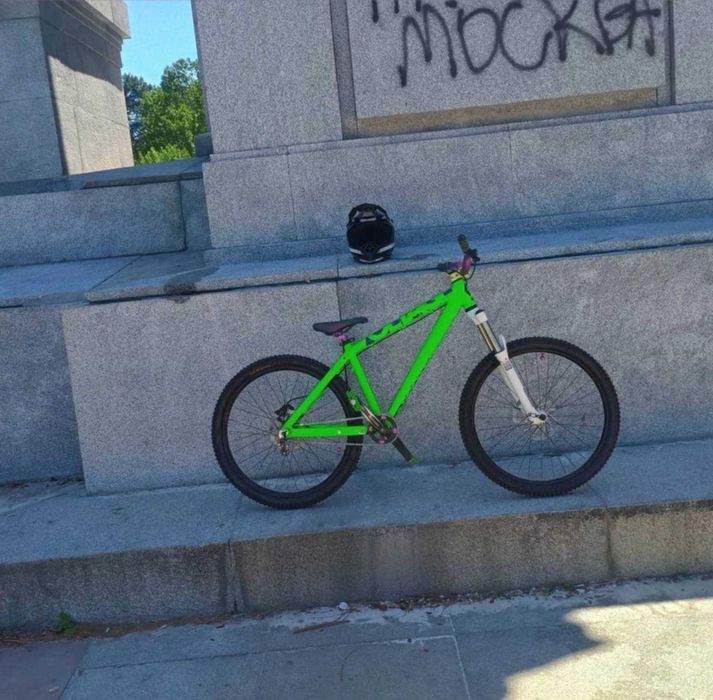 Продавам durt jump Scott