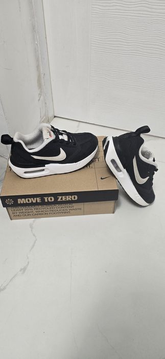 Nike Air Max Dawn 'Black White' - Номер 28.5 - Запазени