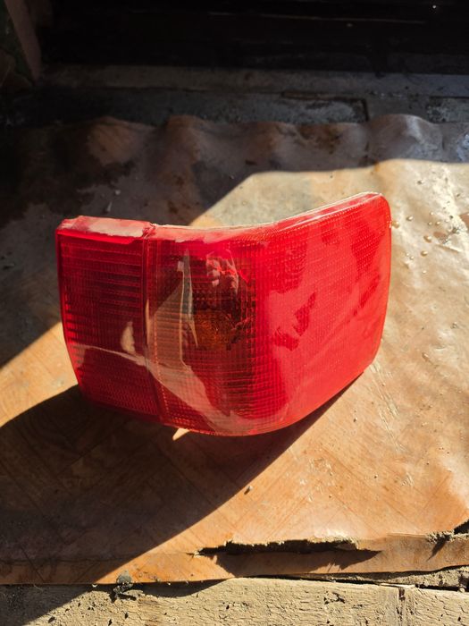 Задние поворотники  Audi 80b3
