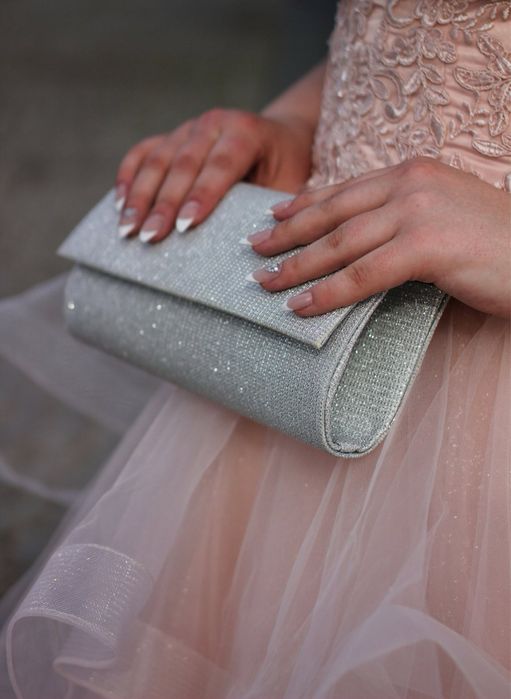 Бална рокля в цвят розов