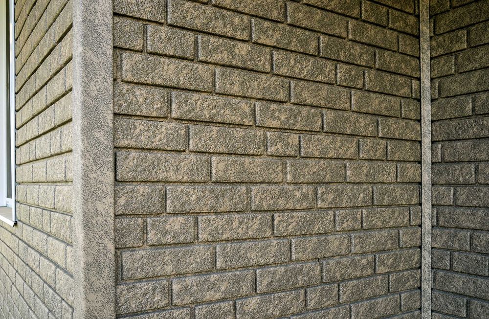 Облицовка дома под Кирпич. Водосток, софиты, гибкая черепица.