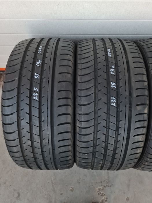 Летни гуми 4 броя BERLIN Summer UHP1 235 35 R19 дот 0520