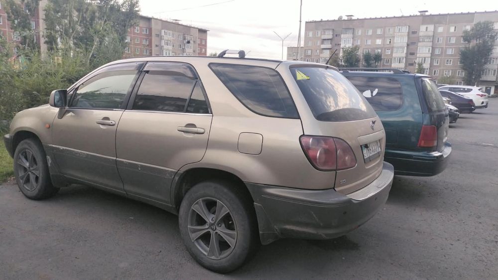 Продам Toyota Harrier