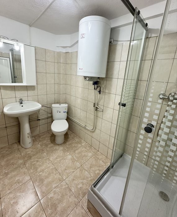 Inchiriez Sau Vand Garaj Cu Boxa, Baie 27 Mp Zona Ultracentrala