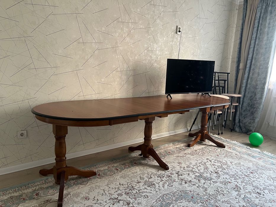 Стол для гостиной