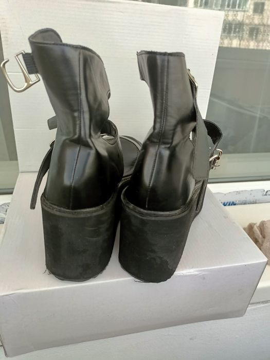 Обувь на платформе