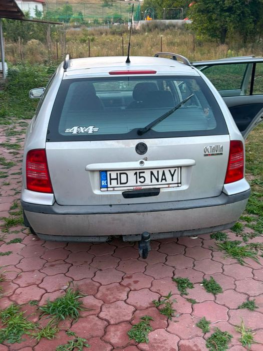 mașină Skoda Octavia