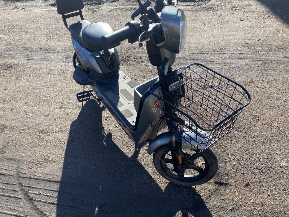 Скутер sk8 2025 года