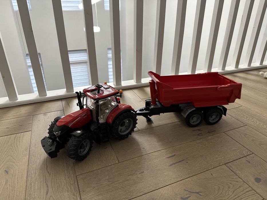 Трактор Bruder
