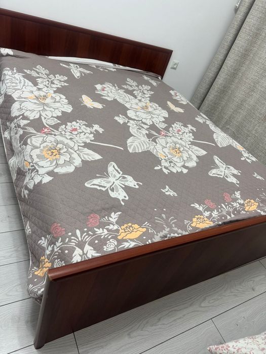 Двух спальная кровать