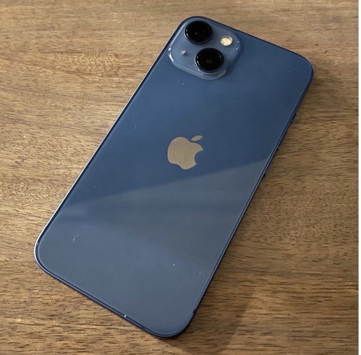 Продам iPhone 13 128 Гб