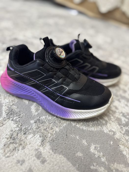 Кроссовки для девочки 33 рр