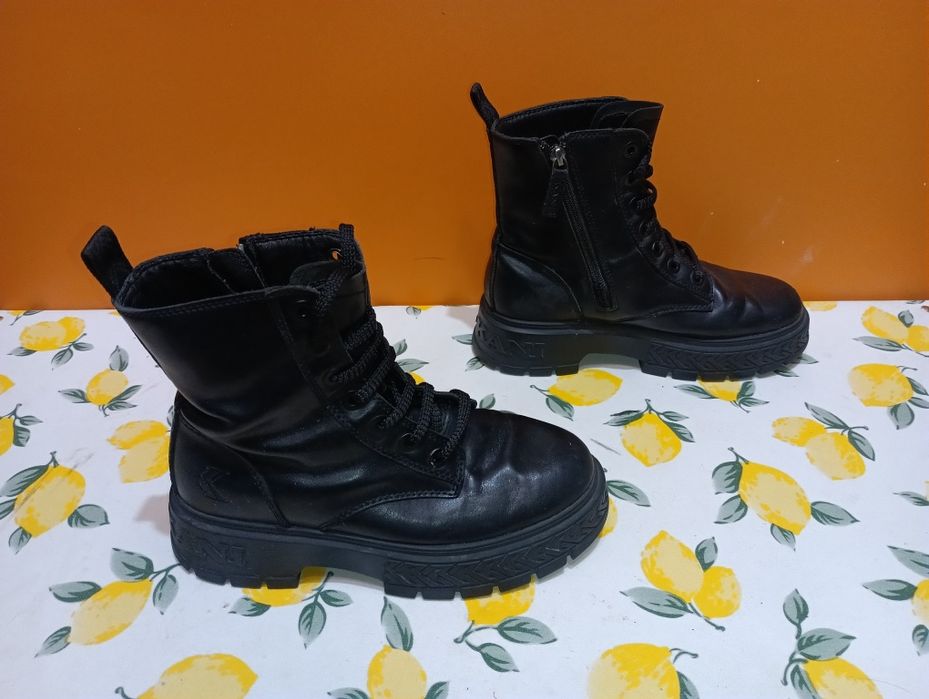 Karl Kani N 38 кожени боти - 17,5 €