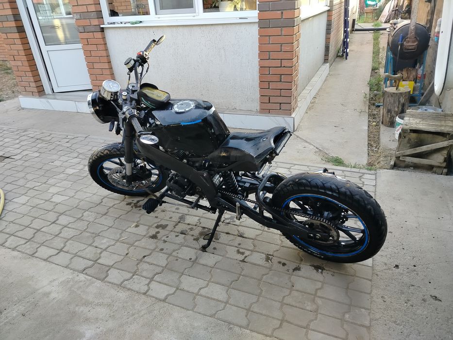 Продам мотоцикл кастом.