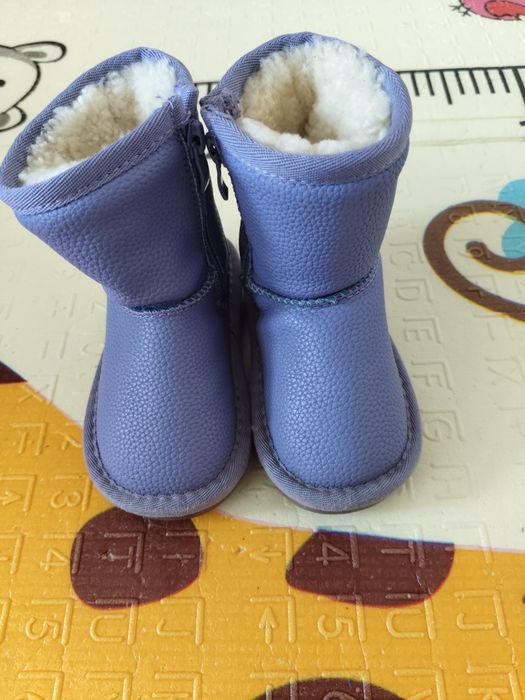 Продам детские зимние сапожки
