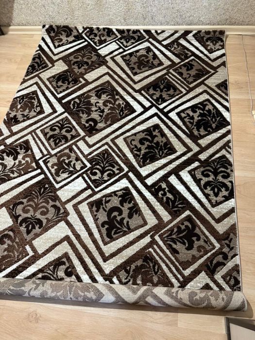 Продам ковер в отличном состоянии