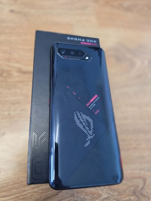 ASUS ROG Phone 5