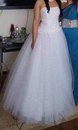 Rochie de mireasală tip prințesă
