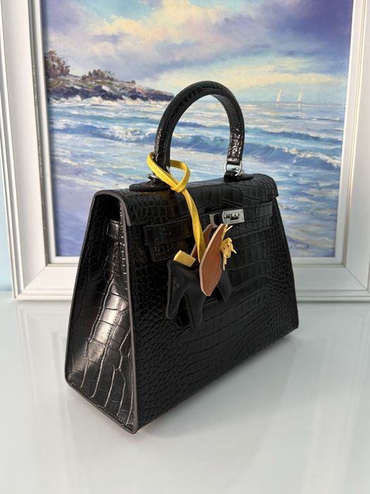 Дамска чанта – HRMS + подарък