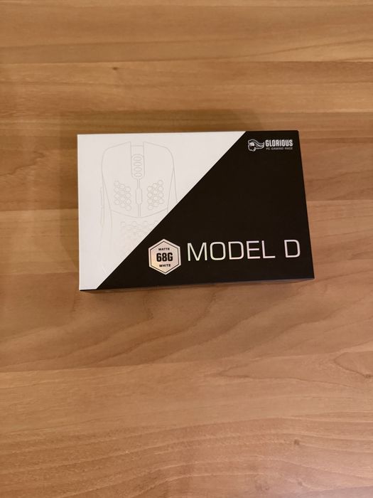 Mouse Glorious Model D alb