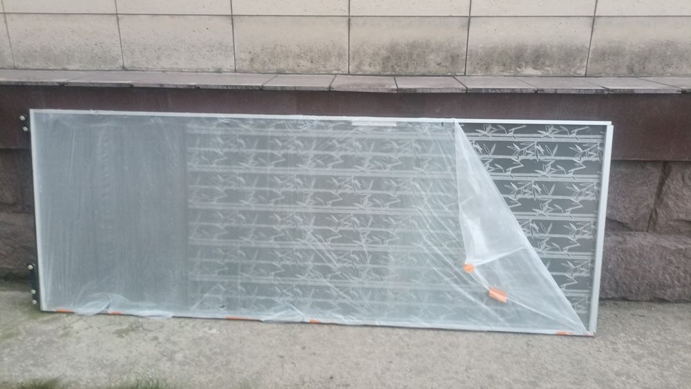 Стеклянные двери