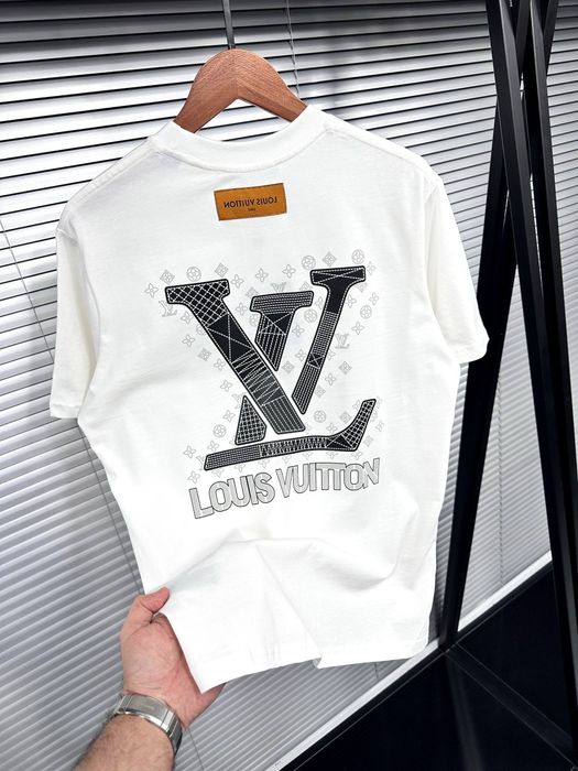 Мъжки тениски различни модели