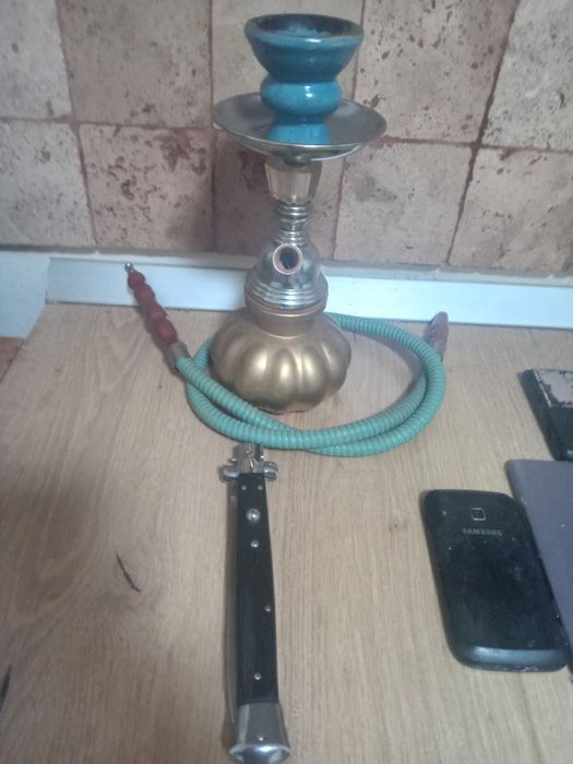 Vand narghilea + cuțit stileto