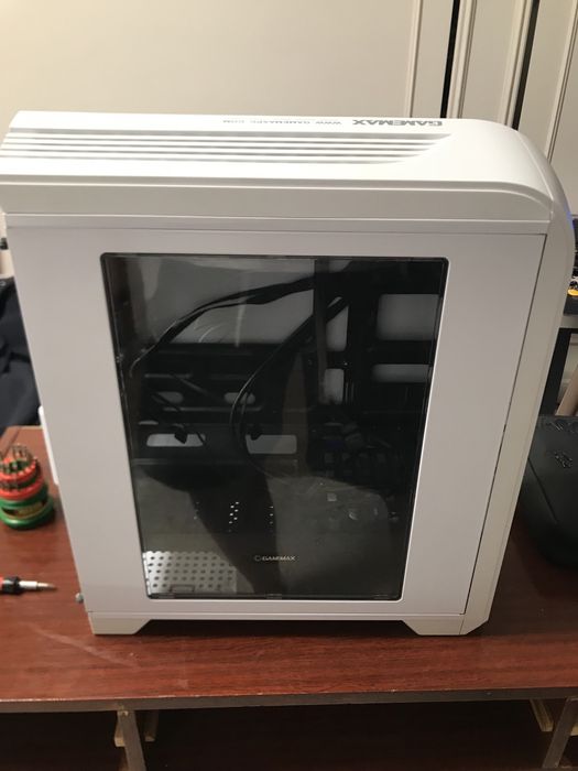 мат плата Asus Rock i3-8пок башня аирокол