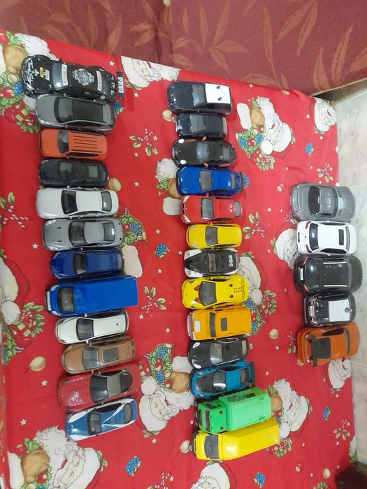 vând mașinuțe pentru copii, majoritatea sunt nou nouțe