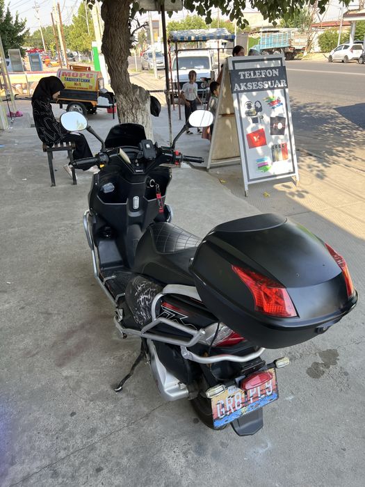 Tiger scooter srochna sotiladi