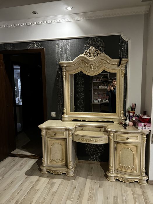 Срочно продам спальный гарнитур