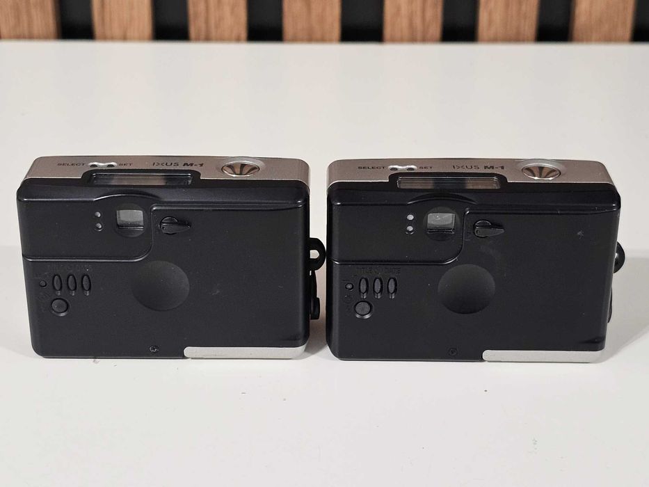 Aparat foto compact pe film de colectie vintage Canon Ixus M1