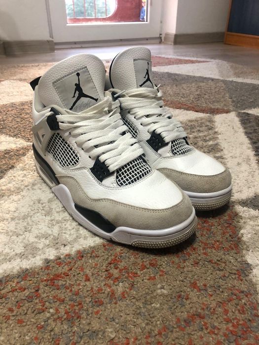 Jordan 4 Military Black Schimb/Vand
