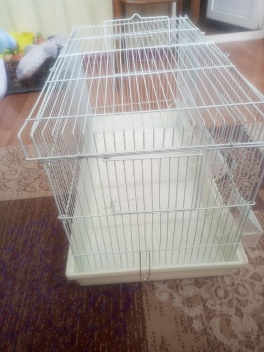 Продаеца клетка для попугаев