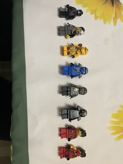 Лего  минифигурки