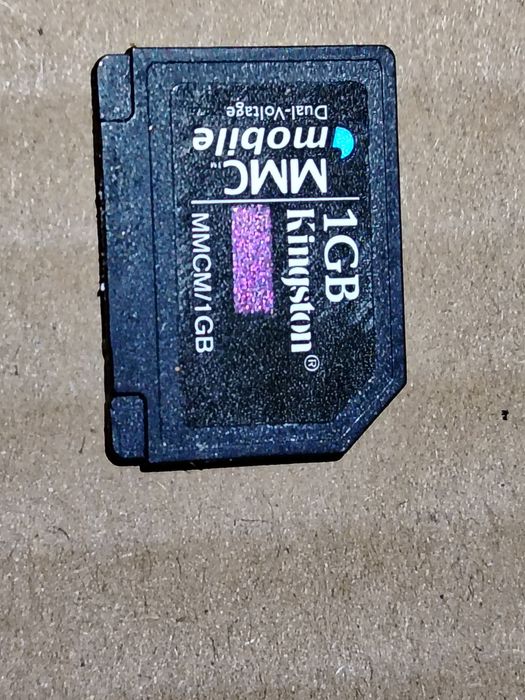 Card de memorie Kingston MMCmobile (MultiMediaCard Mobile) de 1 GB, cu alimentare duală