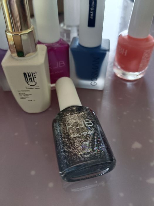 Продаю лаки для ногтей