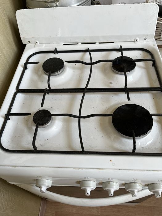 IINDESIT газовая плита 4 конфорочная с газовой духовкой