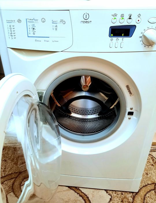 Стиральная Indesit 60x40 см