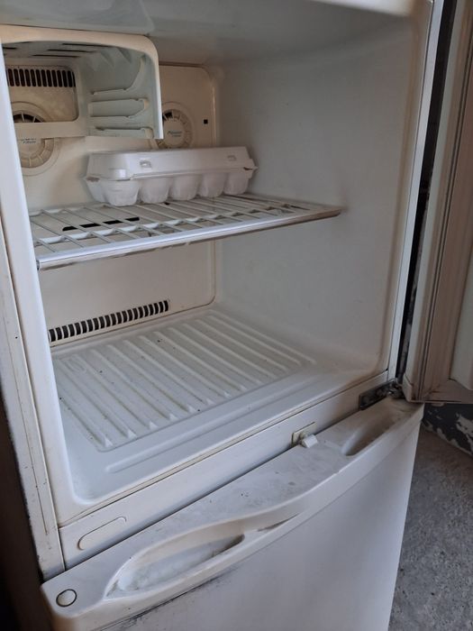 Холодильник LG б/у. Состояние хорошее