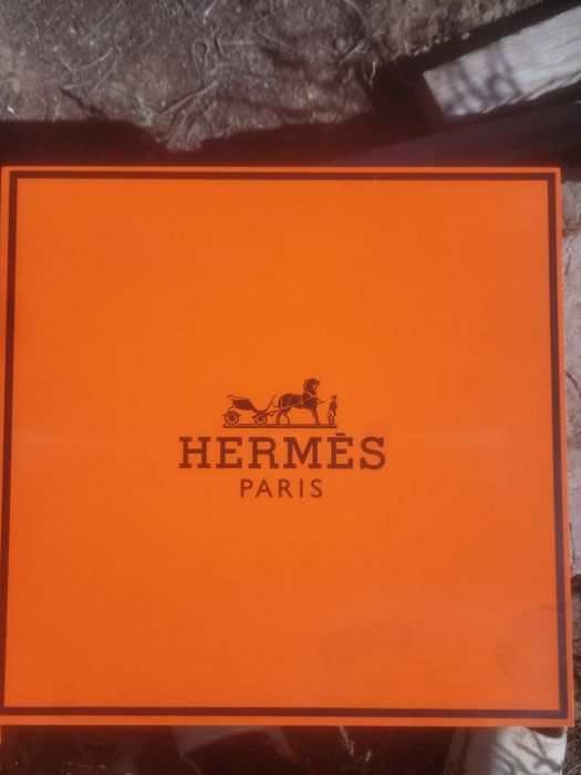 Коробки Hermes пустые, по 5000 каждая