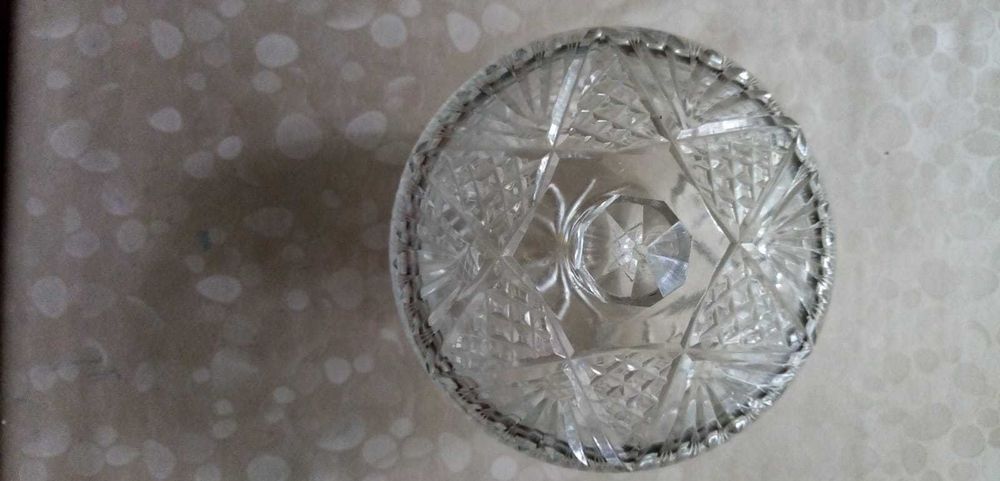 Продам хрустальную конфетницу или салатницу