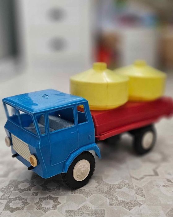 Български играчка/Ретро камион/Бензиновоз