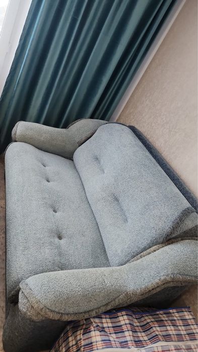 Продам мебель б/у, стол в хорошем состоянии, диван раскладывается