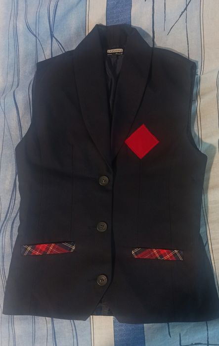 Тънко сако в тъмно-синьо