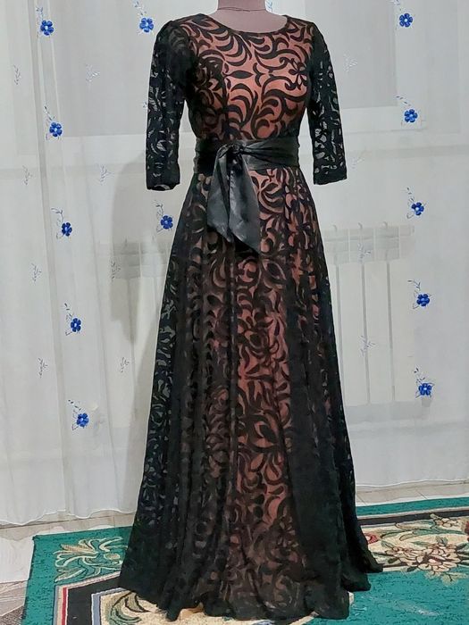 Продам несколько платьев, размеры S-M