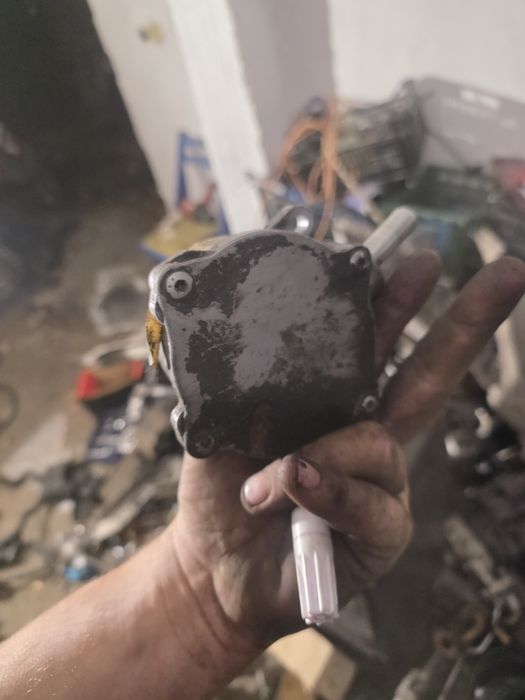 Вакуум помпа за Mercedes om 646